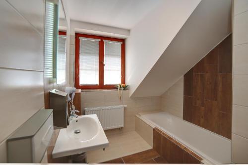Imagen de la habitación del Hotel Golf&Wellness Resort Alfr&eacute;dov. Foto 8