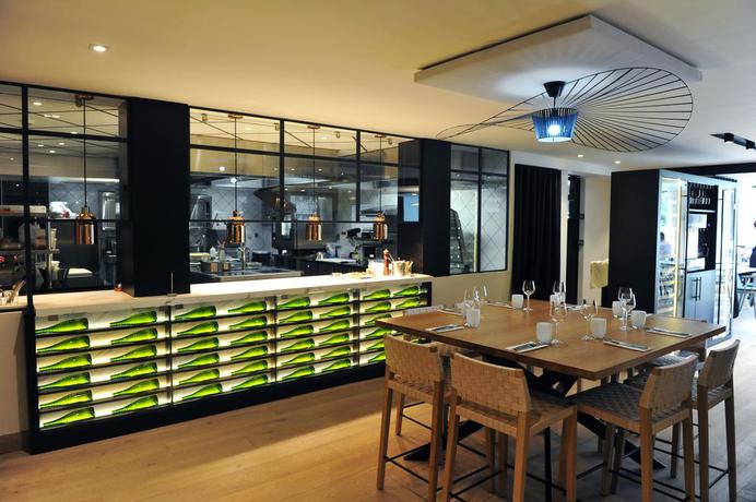 Imagen del bar/restaurante del Hotel Golfe, Vannes. Foto 2