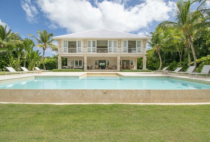 Imagen de la habitación del Hotel Golf-front Villa With Large Spaces Staff and Pool Situated in Luxury Beach Resort. Foto 20