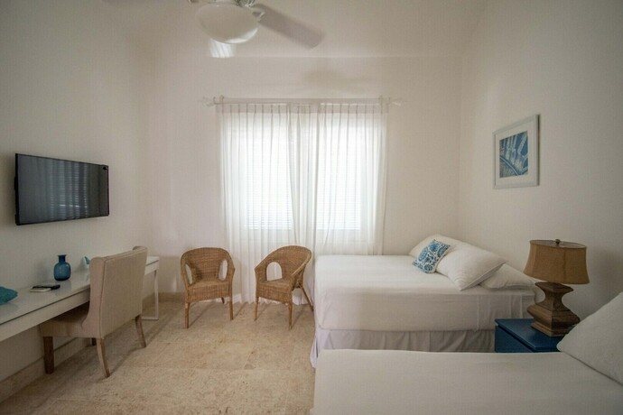 Imagen general del Hotel Golf-front Villa With Large Spaces Staff and Pool Situated in Luxury Beach Resort. Foto 18