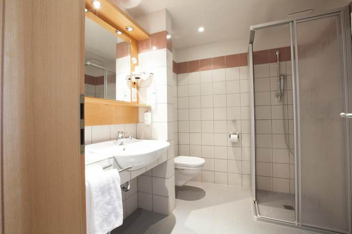 Imagen de la habitación del Hotel Golfhotel Fahrenbach. Foto 16