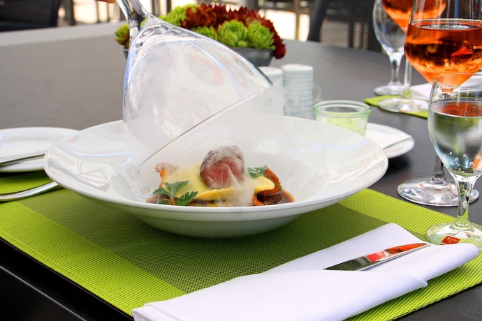 Imagen del bar/restaurante del Hotel Golfhotel Schloss Reichmannsdorf. Foto 11