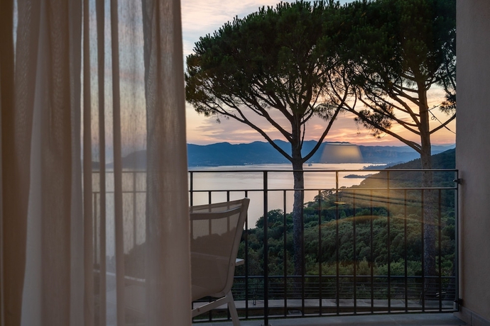 Imagen de la habitación del Hotel Golfo Dei Poeti Relais and Spa. Foto 7