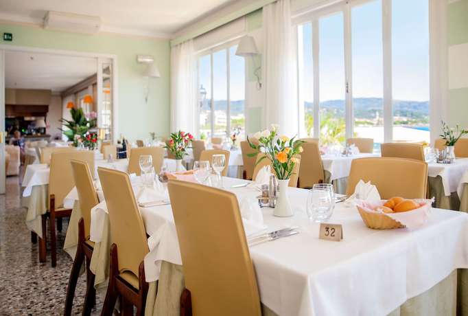 Imagen de los interiores del Hotel Golfo e Palme. Foto 18