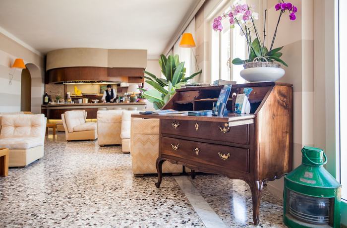 Imagen de los interiores del Hotel Golfo e Palme. Foto 20