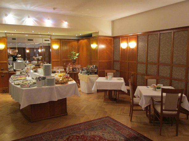 Imagen del bar/restaurante del Hotel Gollner. Foto 2