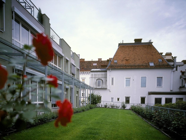 Imagen de los exteriores del Hotel Gollner. Foto 11