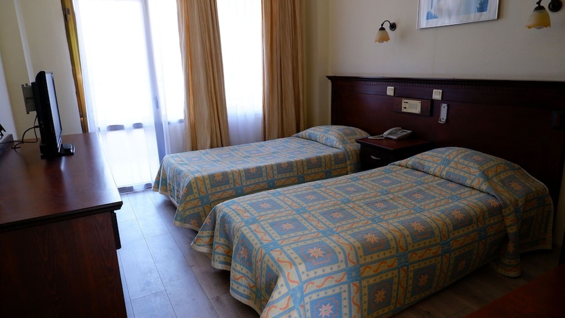 Imagen de la habitación del Hotel Golmar Beach. Foto 6