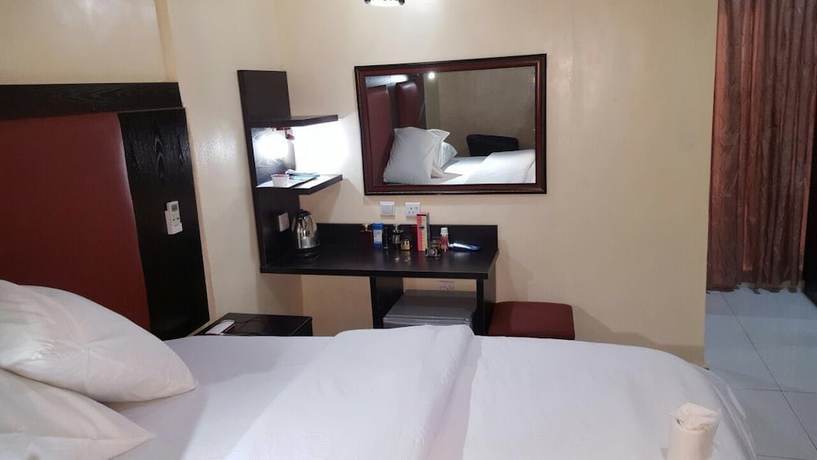 Imagen de la habitación del Hotel Golphins Suites ands. Foto 8