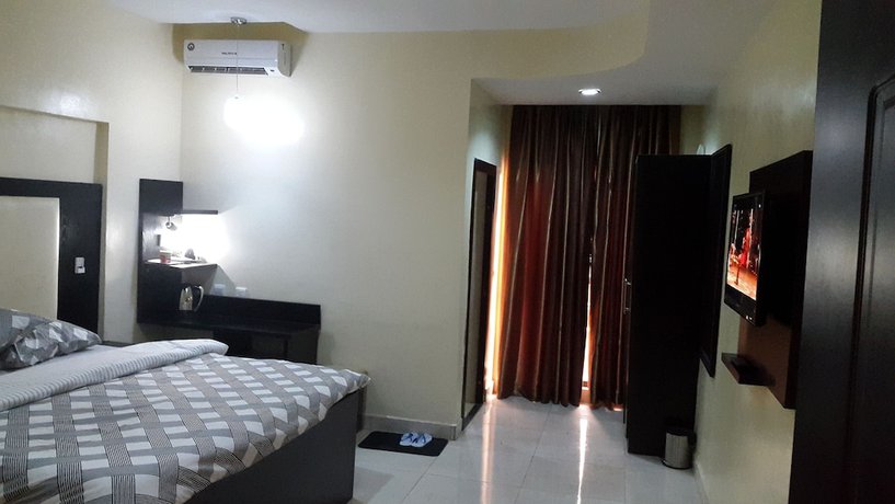 Imagen de la habitación del Hotel Golphins Suites ands. Foto 11