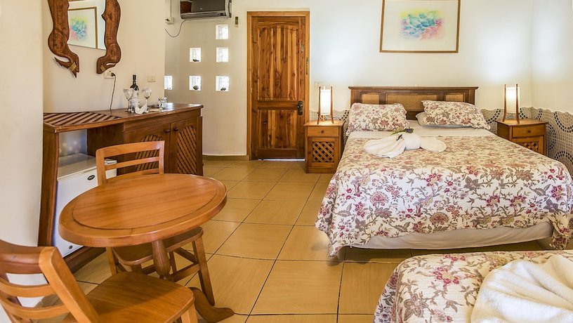 Imagen de la habitación del Hotel Gomero, Isla de Pascua. Foto 4