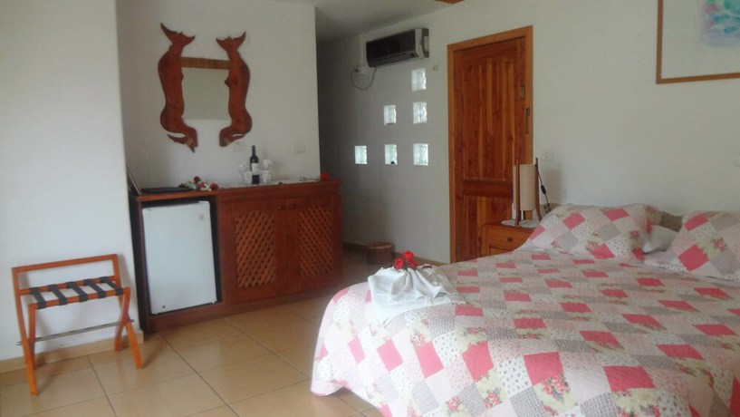 Imagen de la habitación del Hotel Gomero, Isla de Pascua. Foto 7