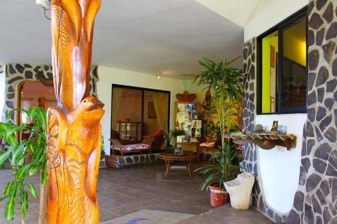 Imagen de los interiores del Hotel Gomero, Isla de Pascua. Foto 19