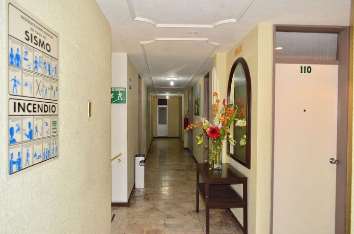 Imagen de los interiores del Hotel Gomez. Foto 12