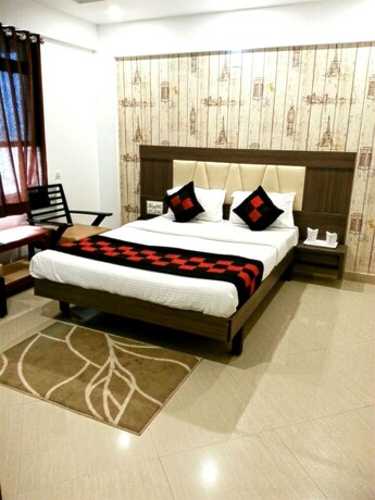 Imagen de la habitación del Hotel Gomti. Foto 13