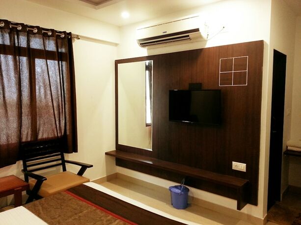 Imagen de la habitación del Hotel Gomti. Foto 14