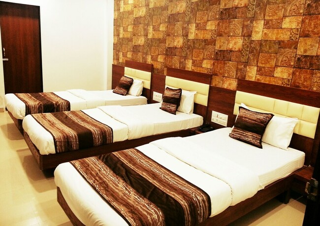 Imagen de la habitación del Hotel Gomti. Foto 15