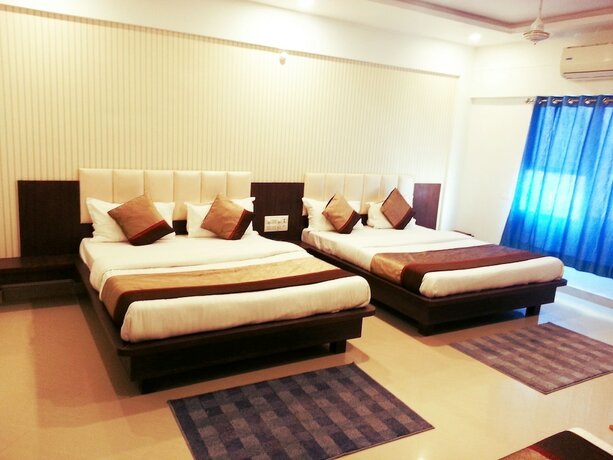 Imagen de la habitación del Hotel Gomti. Foto 16