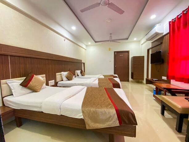 Imagen de la habitación del Hotel Gomti. Foto 20