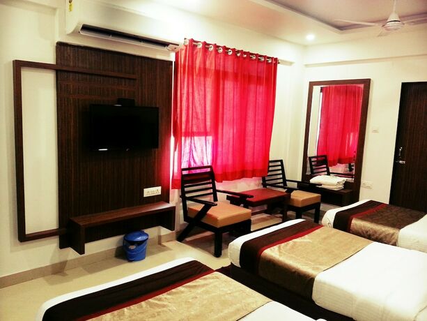 Imagen de la habitación del Hotel Gomti. Foto 23