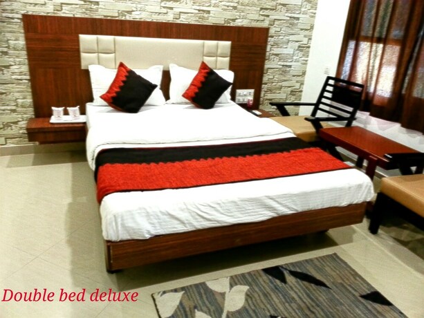 Imagen de la habitación del Hotel Gomti. Foto 24