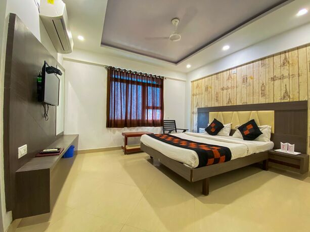 Imagen de la habitación del Hotel Gomti. Foto 27