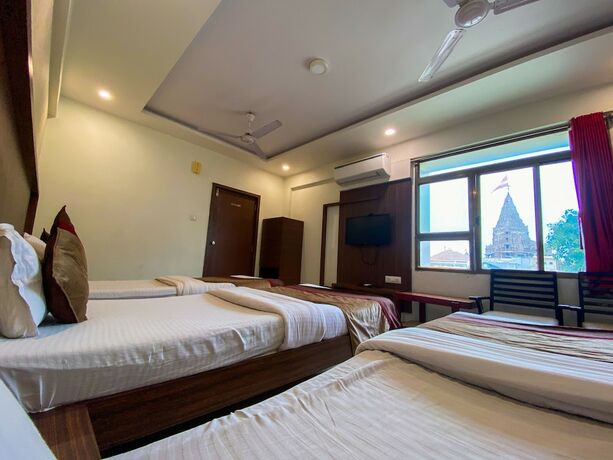 Imagen de la habitación del Hotel Gomti. Foto 28