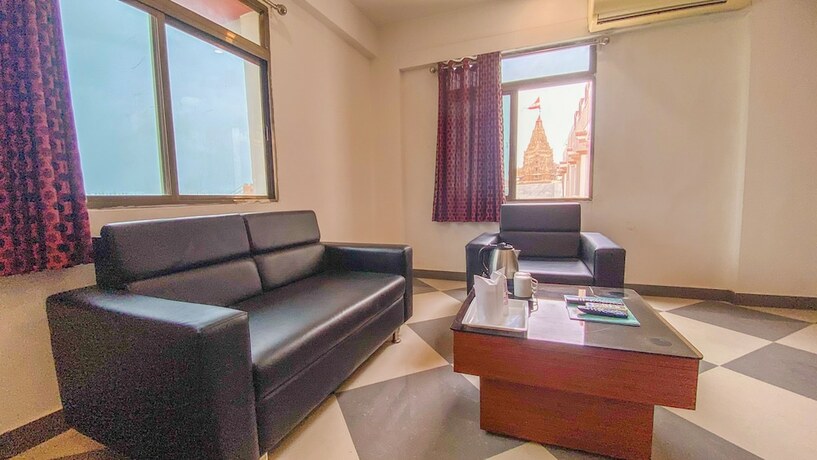 Imagen de la habitación del Hotel Gomti. Foto 33