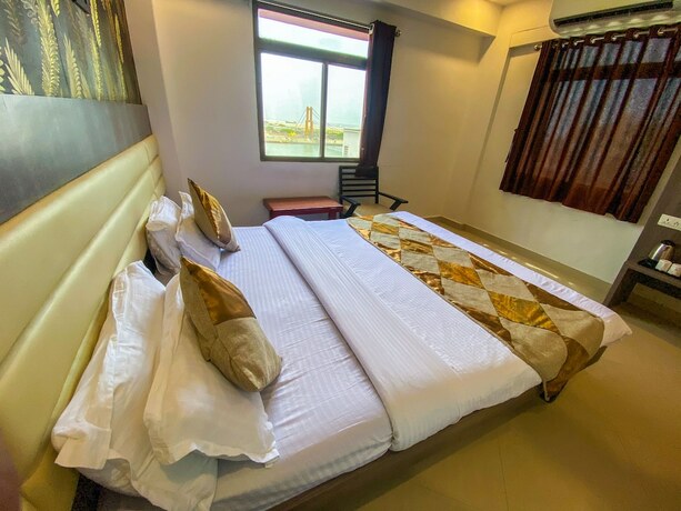 Imagen de la habitación del Hotel Gomti. Foto 34
