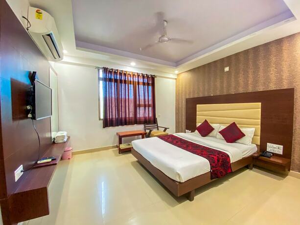Imagen de la habitación del Hotel Gomti. Foto 37