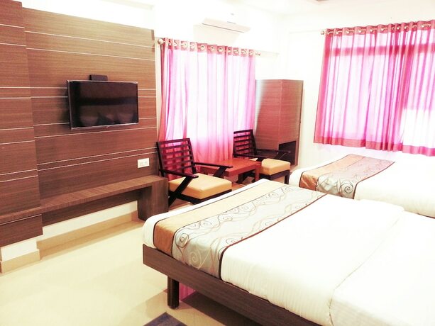Imagen de la habitación del Hotel Gomti. Foto 39
