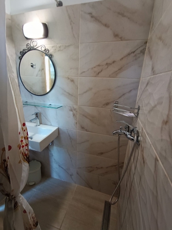 Imagen de la habitación del Hotel Gongis Studios. Foto 19