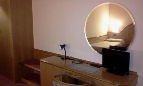 Imagen de la habitación del Hotel Gonzaga. Foto 7