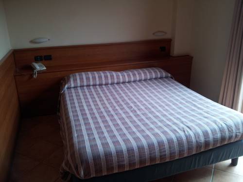 Imagen de la habitación del Hotel Gonzaga. Foto 12