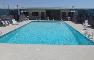 Imagen de la piscina del Hotel Good Day Inn Downtown. Foto 3