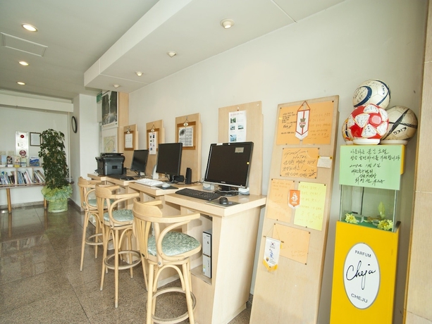 Imagen de los interiores del Hotel Good Inn. Foto 14