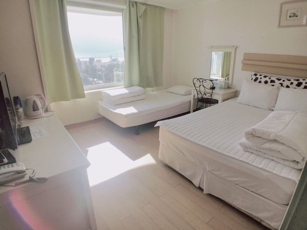 Imagen de la habitación del Hotel Good Inn. Foto 9