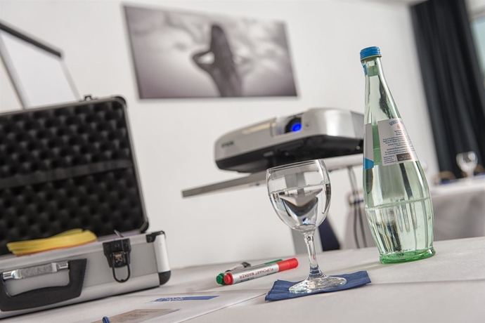 Imagen de los interiores del Hotel Good Morning + Bad Oldesloe. Foto 12