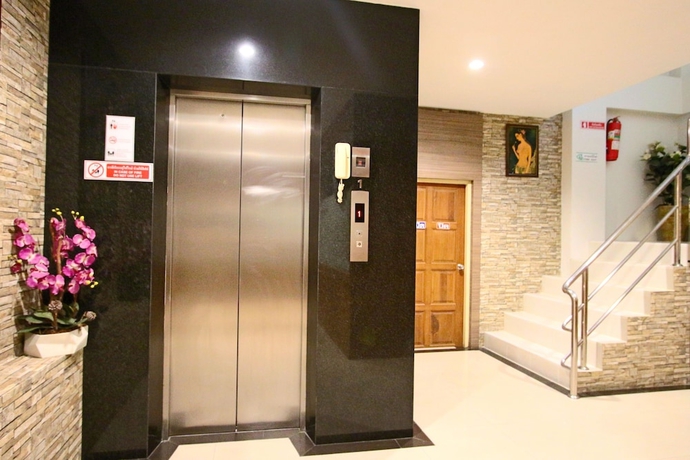 Imagen del bar/restaurante del Hotel Good Nice Patong. Foto 3