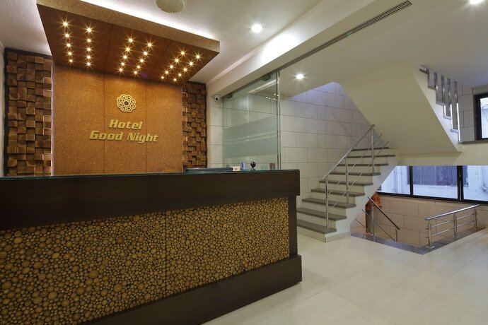 Imagen general del Hotel Good Night, Ahmedabad. Foto 12