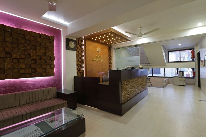 Imagen de los interiores del Hotel Good Night, Ahmedabad. Foto 27