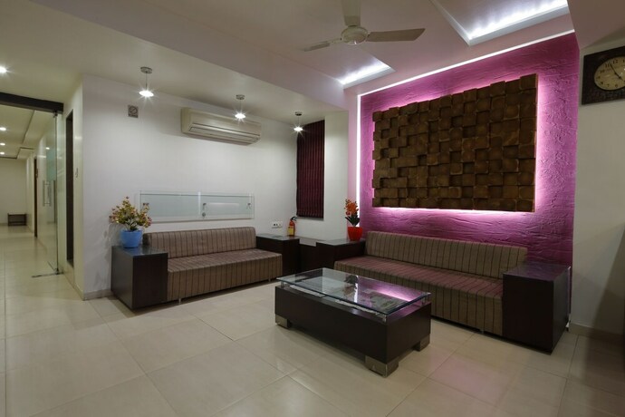 Imagen de los interiores del Hotel Good Night, Ahmedabad. Foto 28
