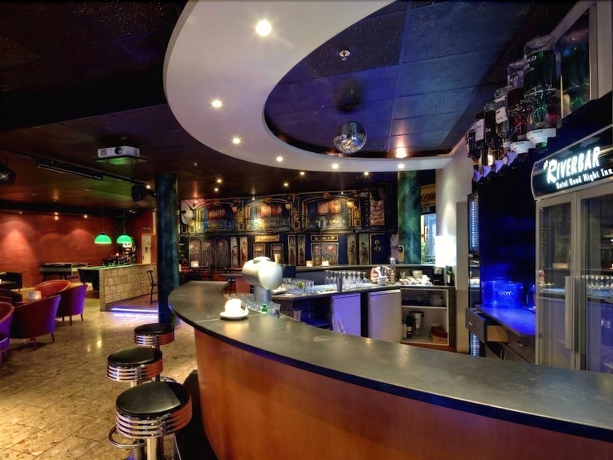 Imagen del bar/restaurante del Hotel Good Night Inn. Foto 6