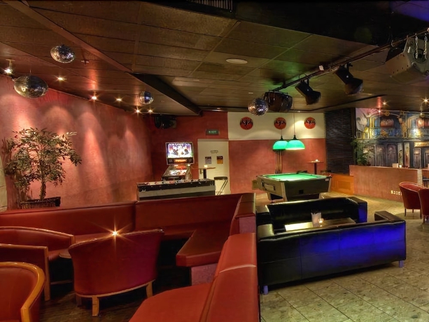 Imagen del bar/restaurante del Hotel Good Night Inn. Foto 7