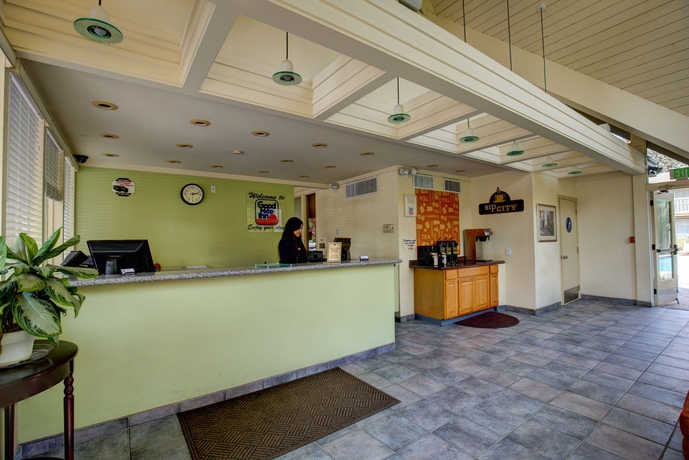 Imagen de los interiores del Hotel Good Nite Inn - Redwood City. Foto 12
