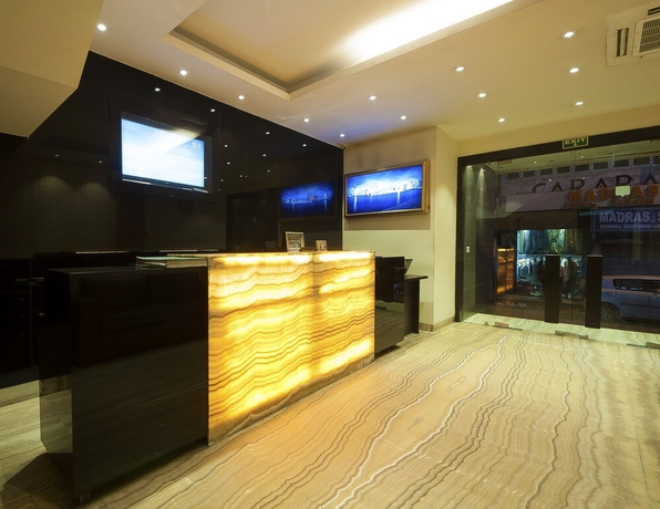 Imagen de los interiores del Hotel Good Palace. Foto 19