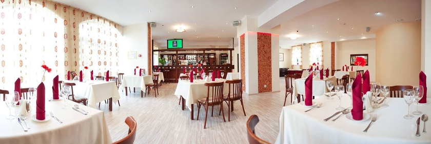 Imagen del bar/restaurante del Hotel Good Stay Dinaburg. Foto 5