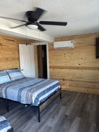 Imagen de la habitación del Hotel Good Times Motel and Marina. Foto 5