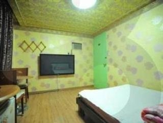Imagen de la habitación del Hotel Goodstay Dongrae Oncheon. Foto 12