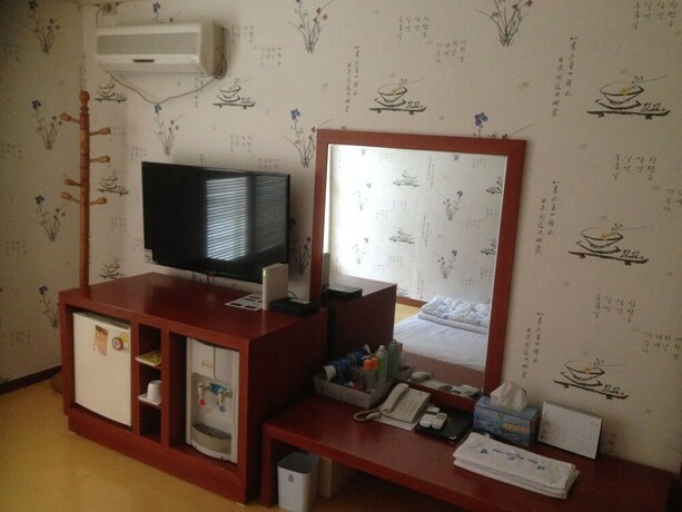 Imagen de la habitación del Hotel Goodstay Herotel. Foto 23